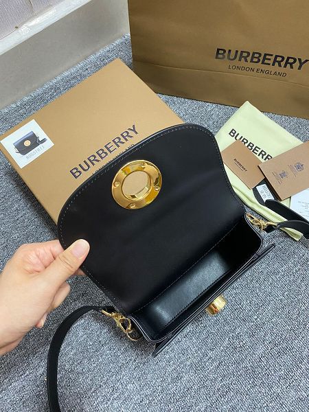 burberry包包 巴寶莉2022新款手提包 DS112001亮扣單肩斜挎包