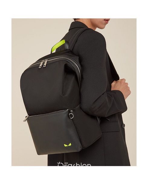 fendi官網台灣 芬迪2022新款手提包 DS9211男士雙肩包後背包旅行包