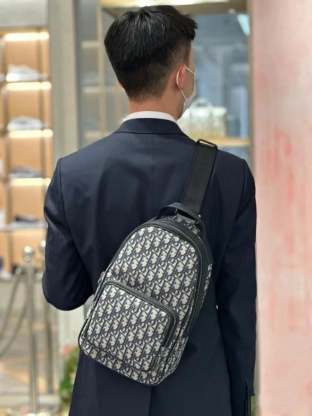 Dior包包 迪奧2021新款手提包 DS1ESBO013後背包時尚雙肩包