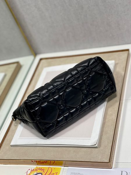 Dior包包 迪奧2023新款手拿包 DS5554Travel Nomad手袋零錢包