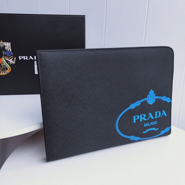 prada包包 普拉達2020新款手拿包 YL2VN003黑色大logo圖案證件包