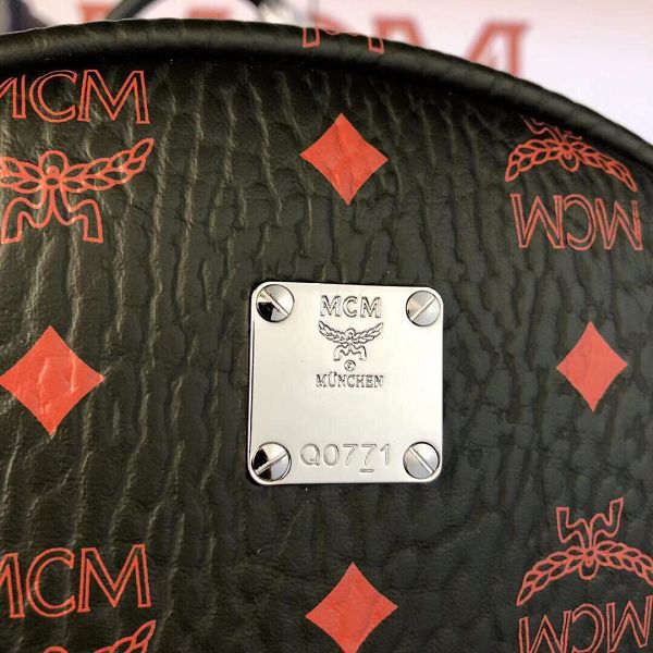 MCM包包 2021新款後背包 ZJ5716側面鉚釘款雙肩包手提包