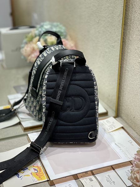 Dior包包 迪奧2022新款手提包 DS013拉鏈口袋雙肩包後背包