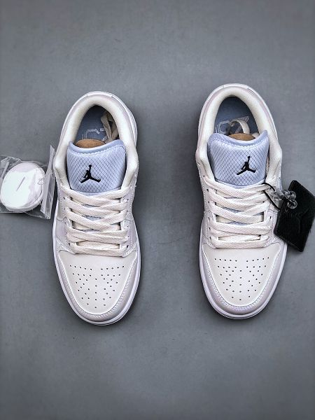 Air Jordan 1 Low Year of the Snake 2025最新男女鞋 米白幻彩珠光 低幫文化籃球鞋