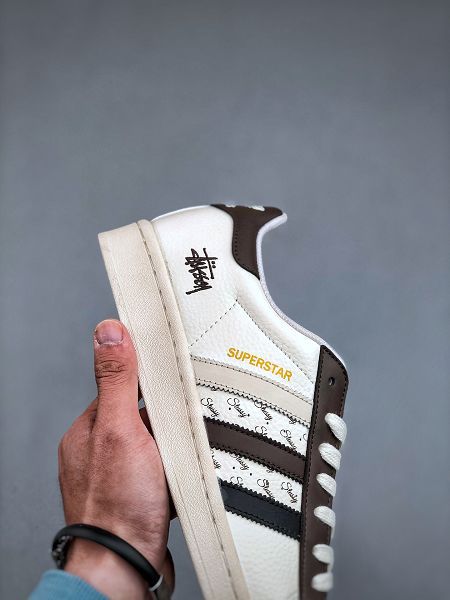 Adidas Originals Superstar x Stussy 2025最新男女款白棕色板鞋