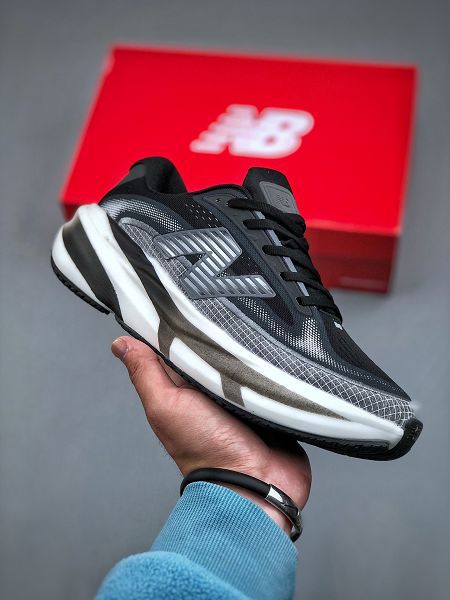 New Balance NB Fresh Foam Evoz v15 2025最新男女款舒適耐磨低幫跑步鞋