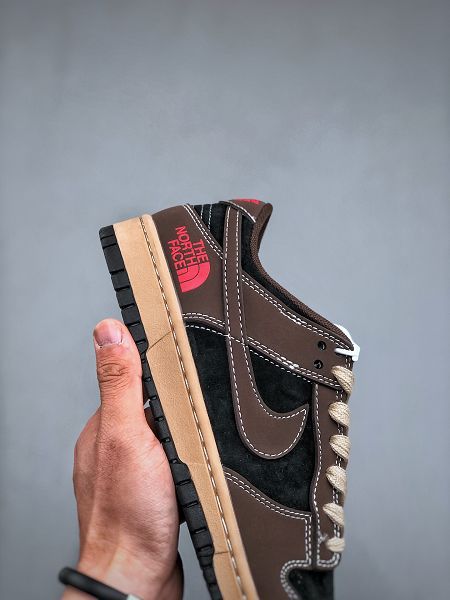 Nike SB Dunk Low 北面聯名Mr.Vera設計師 北面聯名 灰棕黑配色 2025最新男女款低幫休閒運動板鞋