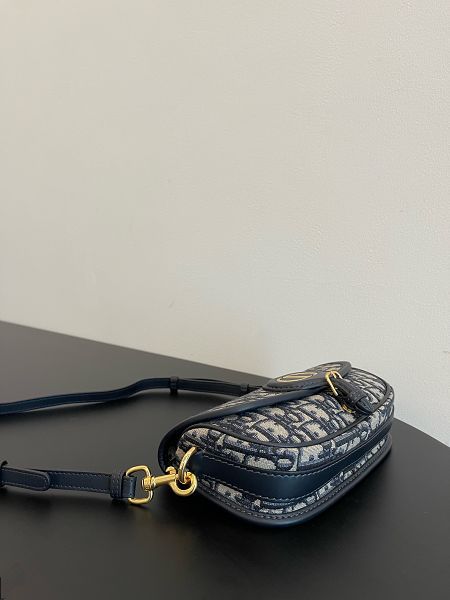Dior包包 迪奧2022新款手提包 DS9327 Bobby老花單肩斜挎包