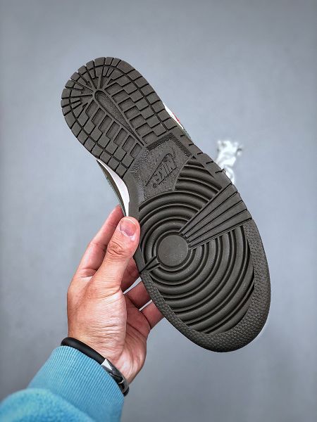 NIKE SB Dunk Low Year of the Snake 2025最新男女款蛇年限定 白綠色板鞋